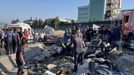 Kocaeli Dilovası'nda zincirleme kaza: 5 kişi hayatını kaybetti