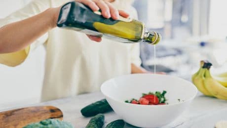 Testsieger & Preis-Leistungs-Sieger: Diese Olivenöle überzeugen im großen Test