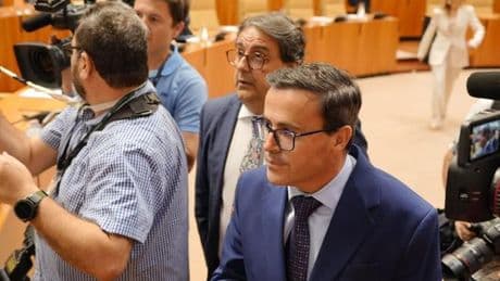 Gallardo no recurrirá la decisión del TSJEx de devolver la causa al juzgado de Badajoz por "fraude de ley " en su aforamiento