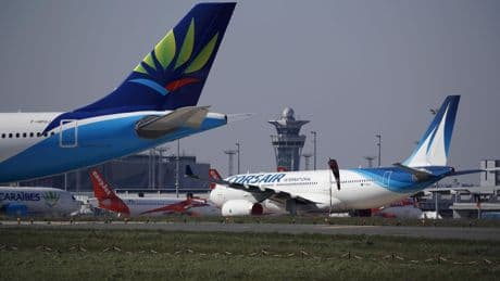 Flights reduced by 40% at Paris-Orly airport after traffic control systems break down