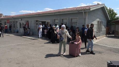 Suriyelilerin ülkelerine dönüşü sürüyor: Cumhurbaşkanımızın bizlere sahip çıkması çok güzel bir şeydi