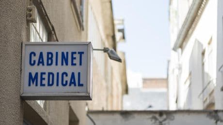 Fermeture de cabinets et manifestation : pourquoi les médecins font grève ce lundi 28 avril