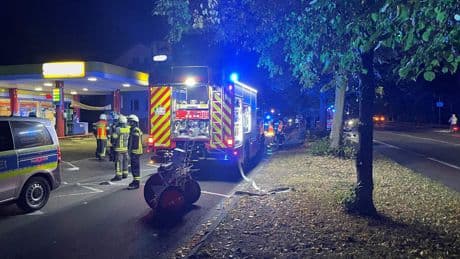 Weil sein Anmach-Versuch gescheitert war - Mann setzt Tankstelle in Brand