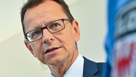 Brandenburg: Innenministerin entlässt Verfassungsschutzchef