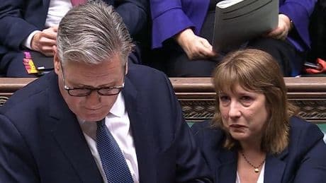 Lágrimas, tensión y rebelión laborista en el Parlamento británico