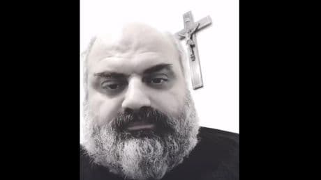 Qui était Ashur Sarnaya, ce chrétien irakien poignardé à mort dans son fauteuil roulant durant un live TikTok à Lyon ?