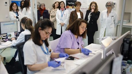 La Sanidad madrileña detecta el primer caso de síndrome del 'niño burbuja' gracias a la prueba del talón