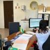 "Il y a énormément de mal-être" : on a passé une journée avec une infirmière scolaire confrontée à la souffrance des élèves