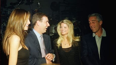 Was prins Andrew de speelbal van Jeffrey Epstein? ’Hij had geen idee dat hij werd gebruikt’