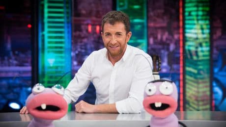 Rota y pelirroja