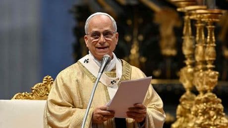 Leone, l?appello ai preti «La Chiesa è ferita, bisogna essere credibili»