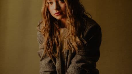 How Mia Threapleton Created Her Deadpan Nun in ‘The Phoenician Scheme’