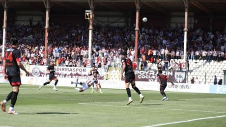 Süper Lig için son bilet! Fatih Karagümrük Bandırmaspor maçını TRT Spor canlı yayınlayacak!