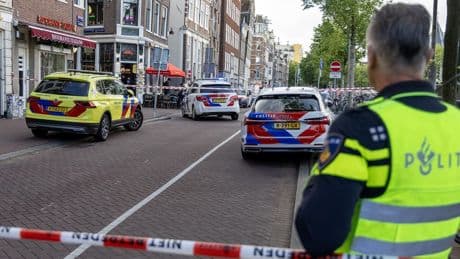 Twee zwaargewonden na schietincident Amsterdam, vijf arrestaties