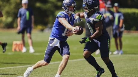 Why it could pay off to wait on running backs in your fantasy football draft
