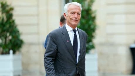 Jours de carence d'ordre public pour le secteur privé, numérisation... Le Medef présente ses propositions pour faire 6,5 milliards d'euros d'économies dans la santé dès 2026