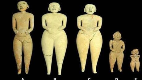 'Disturbing' 2,000-year-old dolls discovered on top of pyramid by archaeologists