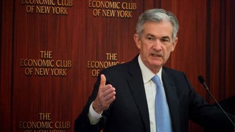 Jay Powell, de la Reserva Federal, insta a los universitarios de  EEUU a proteger la democracia