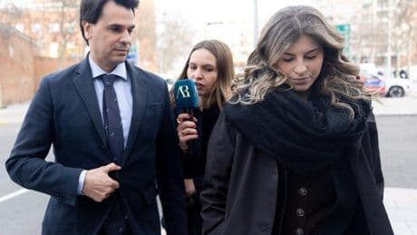 La jueza que investiga al novio de Ayuso imputa a la esposa de un directivo de Quirón
