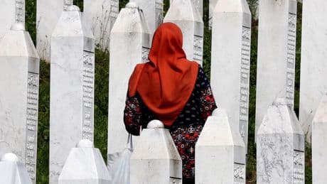 Srebrenica : la guerre des mémoires fait toujours rage, trente ans après, en Bosnie