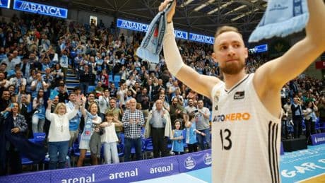 Dzanan Musa desvela sus planes de futuro: "Te lo digo en exclusiva; este no es un club que vienes aquí y andas durante el partido"