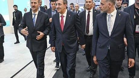 Cumhurbaşkanı Yardımcısı Yılmaz'dan IDEF 2025'e ziyaret! 'Üreticilere şükranlarımızı sunuyoruz'
