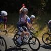 Live Tour | Van der Poel ook in zware bergrit in de aanval, grote groep vooruit