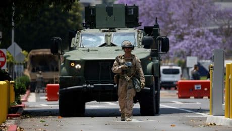 Los Angeles: les Marines dépêchés par Trump se déploient dans les rues