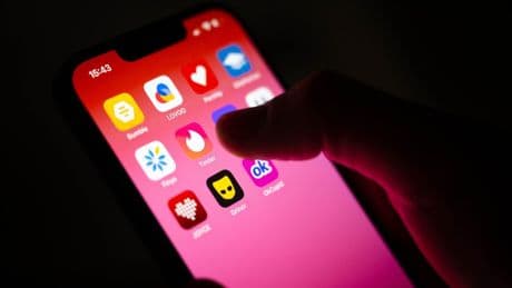 Festnahme in Frankfurt: Männer über Dating-App in Falle gelockt und ausgeraubt