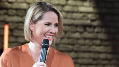 Berlin: Judith Rakers verrät Details über "wilden Abend" mit Fetisch-Maske