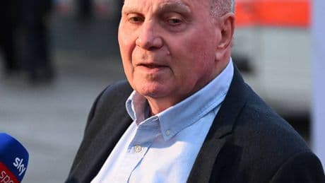 Transfer-Poker um Woltemade: „Nicht alle Tassen im Schrank“ – Hoeneß kritisiert Matthäus
