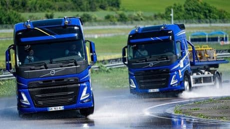 Camiones al límite en Ladoux: así son pruebas de Michelin para transportistas europeos