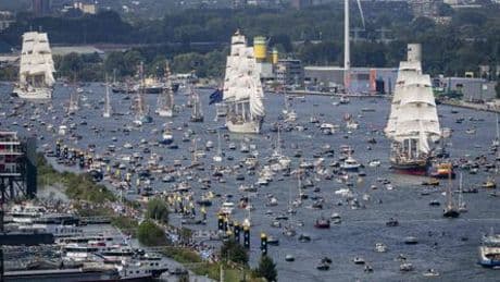 Sail 2025: Amsterdam begrüßt Hunderte historische Segelschiffe aus aller Welt