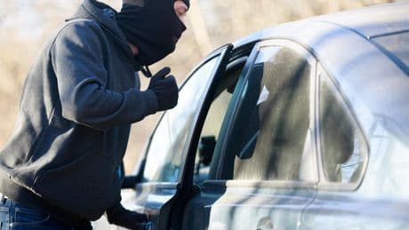 Vol de pièces détachées auto : comment se faire indemniser ?
