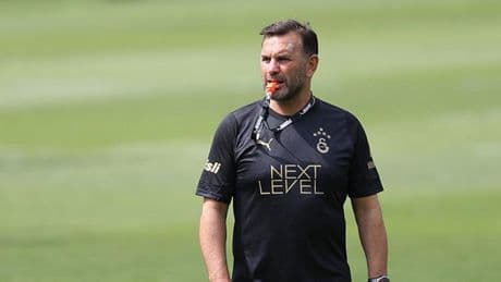 Okan Buruk onay verdi! O futbolcu Galatasaray'da kalacak