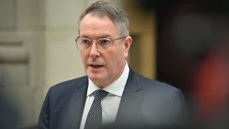 Kanzlerwahl: Ministerpräsident Schweitzer: Start mit blauem Auge