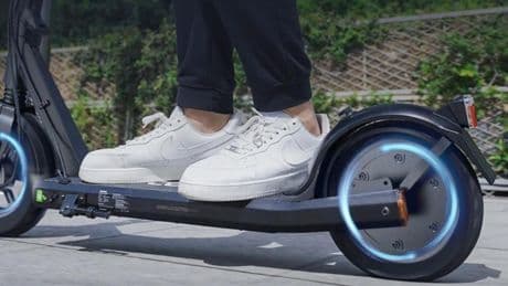Vuela por la ciudad con este patinete de 200 euros con 500 W
