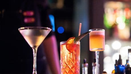 Finger weg von diesen 3 Alkohol-Sorten – sie gelten als besonders ungesund