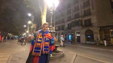 Aficionados culés esperaron en Canaletes para celebrar el alirón