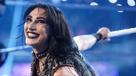Riesen-Überraschung bei „Evolution“ - Titel-Sensation aus dem Nichts in der WWE