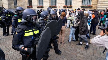 Ruim 90 aanhoudingen na pro-Palestijns protest tegen rol Rotterdamse haven