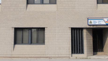 Teen suspect in Flin Flon, Man. stabbing turns himself in: RCMP