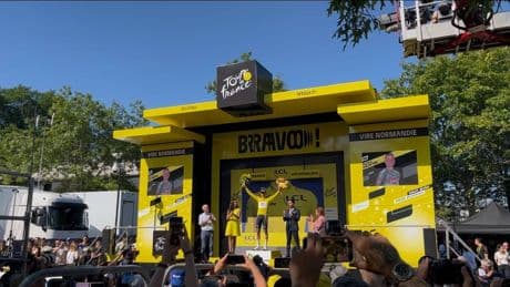 La llegada del Tour de Francia a Vire Normandie: así coronó Healy la ciudad francesa casi tres décadas después