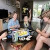 Dit gezin tekent contract voor een zomer zonder schermen: ‘We hebben onderhandeld over de beloning’
