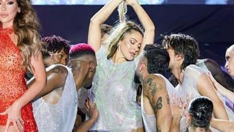 Son Haberler: Hadise'nin Harbiye konserindeki yatak dansı olay oldu! Yeni Instagram paylaşımı geldi