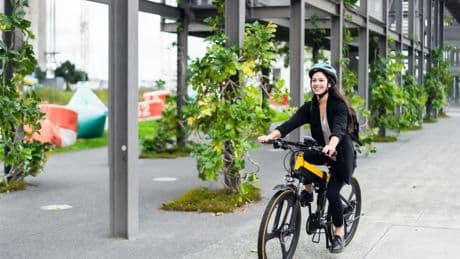 Aprovecha ahora para invertir en una bici eléctrica: esta cuesta poco más de 700 euros