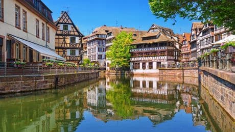 Budget 2026 : l’Alsace s’accroche à ses jours fériés contre les plans du gouvernement
