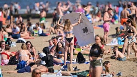 Scots to see piping 25C temperatures in 'Spanish scorcher' heading for the UK