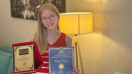 Kocaelili genç yetenek Aylin, 9 yaşında lise diploması aldı