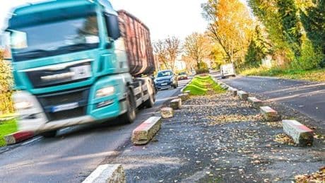 Anwohner gehen juristisch gegen Lastwagen-Stress in Pankow vor